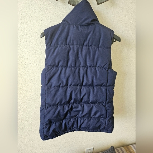 Old Navy Women's Blue Puffer Casual Travel Winter Outdoor Vest Size M. - Picture 7 of 10